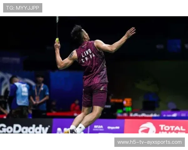 “羽毛球选手超常发挥，简阳文体中心赛场火爆”