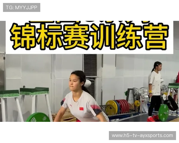 举重训练营推出导师一对一辅导项目，举重队训练